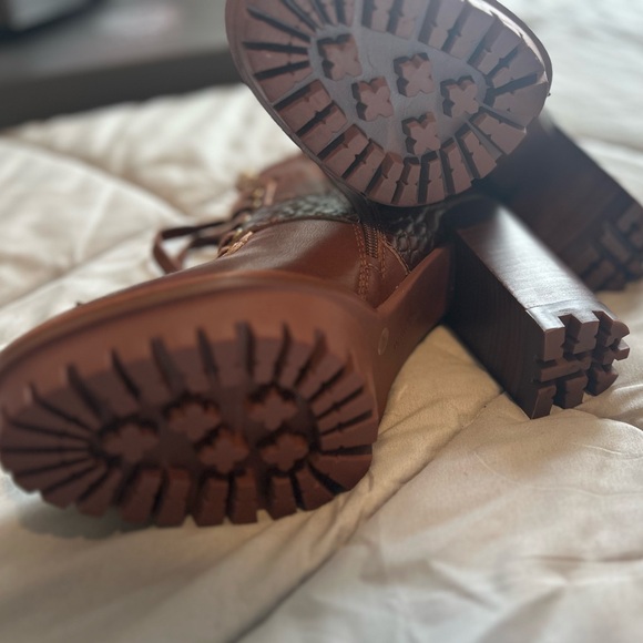 COPY - Vince Camuto Elnoah Women's Boots - Picture 9 of 11